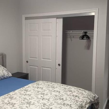 Comfy One Bedroom Airdrie Esterno foto